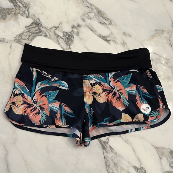 Roxy Other - 🤍ROXY swim shorts size S, excellent condition, super flattering & cute print!